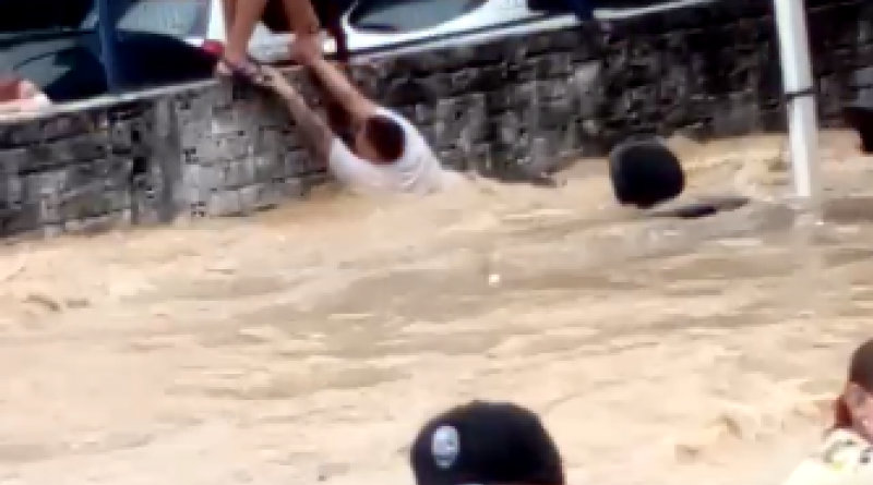 Grande inundação destrói posto de triagem na Av. Torquato Tapajós
