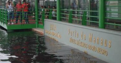 Rio Negro atingiu hoje 29m77cm, igualando a segunda maior cheia da história
