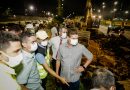 David Almeida e Marcos Rotta vistoriam início da obra de recuperação da rede de drenagem em trecho da Torquato Tapajós
