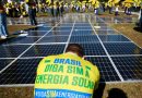 Manifestantes promovem ato em Brasília a favor da energia solar