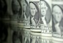 Dólar abre a semana em alta, após cair para perto de R$ 5
