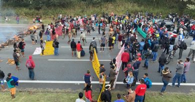 Indígenas bloqueiam Rodovia dos Bandeirantes em protesto contra projeto que muda demarcação de terras e nomeação de ministro