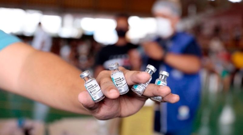 Brasil recebe 842,4 mil doses de vacinas do consórcio Covax Facility
