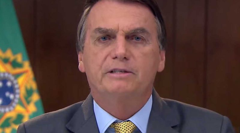 Após três anos falando em 'fraudes eleitorais', Bolsonaro faz live com notícias falsas e admite não ter provas das acusações