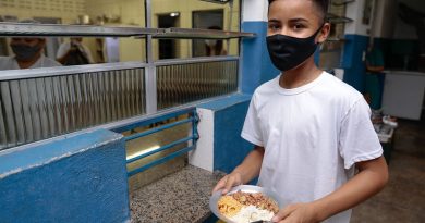 Prefeitura de Manaus oferece almoço e lanche a alunos que estudam de forma remota