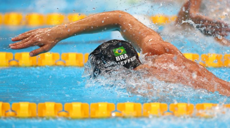 Fernando Scheffer faz o oitavo tempo e está na final nos 200m livre, prova que Gustavo Borges fez história