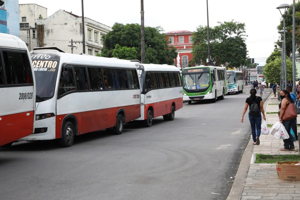 Prefeitura de Manaus libera terminal da Matriz para tráfego de ônibus