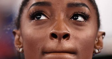 Simone Biles agradece apoio após desistência: "Sou mais do que minhas realizações"