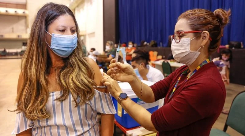 Manaus vacina pessoas a partir de 23 anos contra a Covid-19