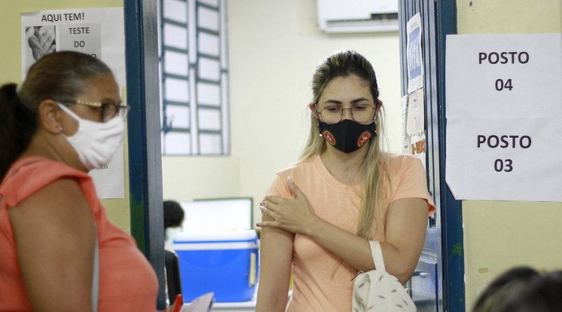 Manaus aplica segunda dose de vacinas contra a Covid-19