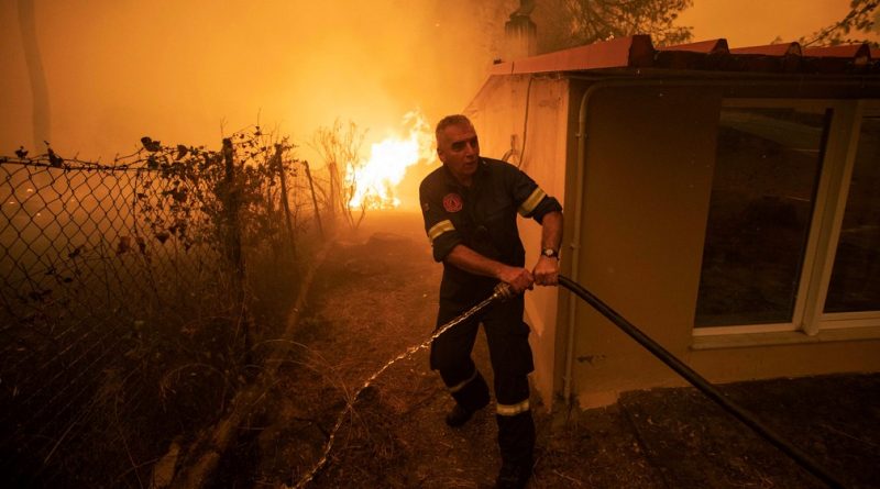 Incêndios devastam ilha grega, mas perdem força na Turquia