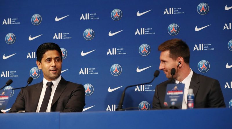 Sorridente, Lionel Messi é apresentado oficialmente no PSG: "Quero seguir ganhando títulos"