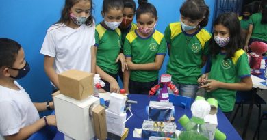 Prefeitura de Manaus realiza 1ª exposição de robótica e 300 alunos idealizam invenções com sucatas