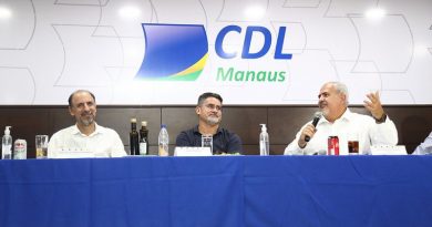 David Almeida expõe sobre planos para a capital em reunião com dirigentes lojistas de Manaus
