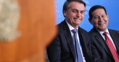 Bolsonaro-Mourão: TSE rejeita cassar chapa, mas diz que disparo em massa será 'abuso' em 2022