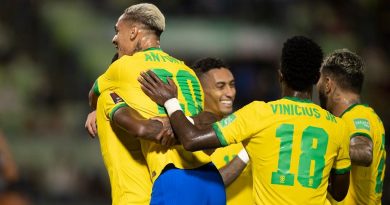 O Brasil só volta a jogar pelas Eliminatórias em novembro, quando enfrentará a Colômbia. Com a vitória contra o Uruguai, a Seleção Brasileira chegou a 31 pontos e se isolou mais ainda na liderança, além de praticamente garantir a vaga para a Copa do Mundo.