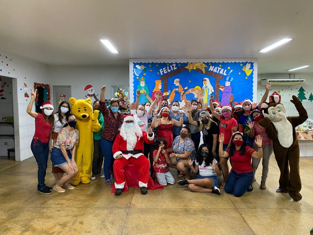 INFS doam mais de mil brinquedos para as crianças da Redenção