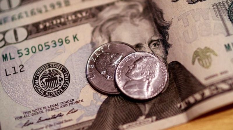 Dólar começa o ano com maior alta em dois meses e fecha a R$ 5,66