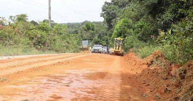 Prefeitura de Manaus finaliza terraplanagem no ramal do Cuieiras e anuncia reforma em UBS e escola