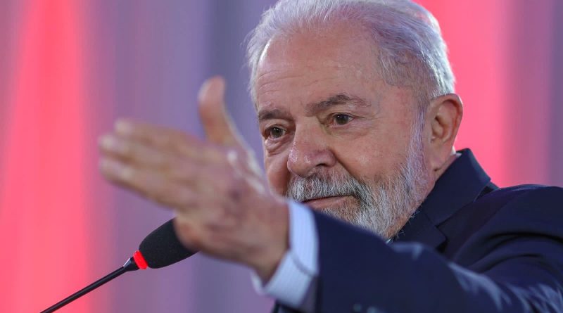 Justiça do DF arquiva caso do triplex do Guarujá envolvendo o ex-presidente Lula