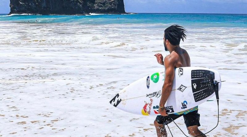 Italo inicia busca pelo bi da WSL após preparação em Noronha