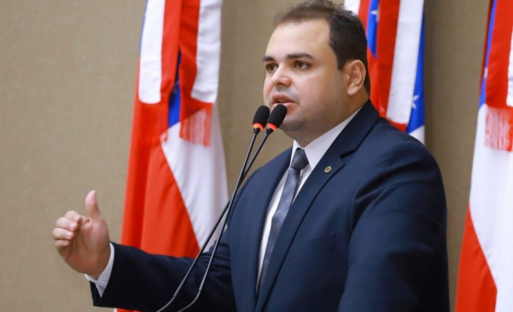 Roberto Cidade quer criar política estadual de incentivo a cursos sociais e populares